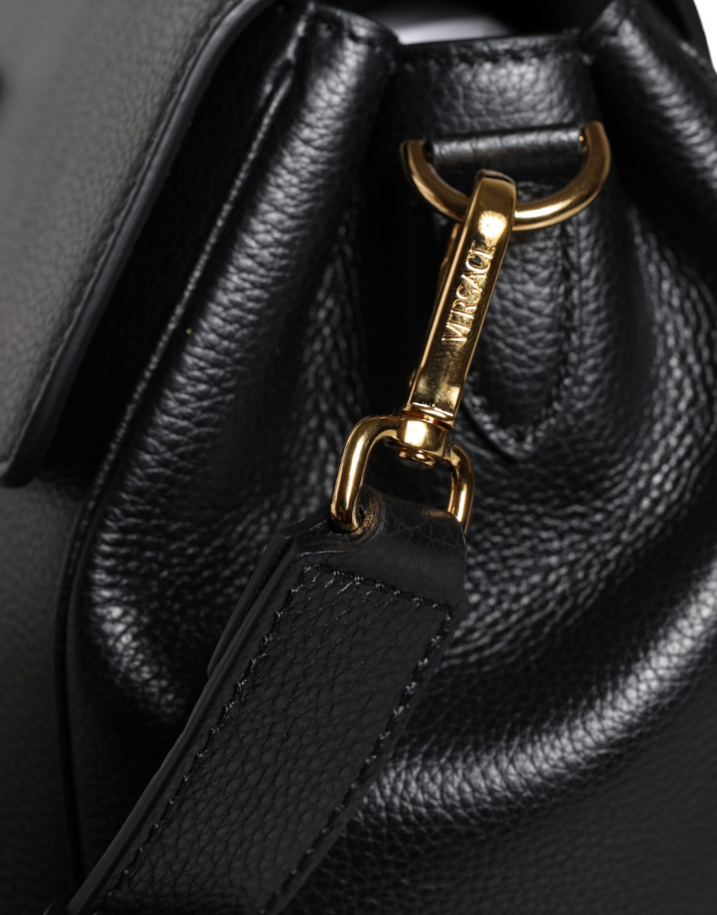 Versace Black Top Handle Rakeinen vasikannahkainen Crossbody laukku